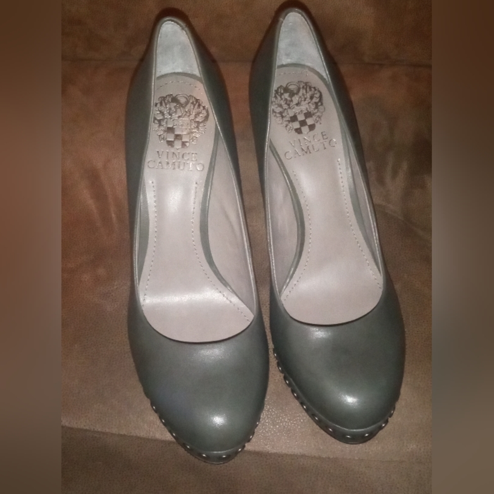 Vincent camuto smokey grey heels